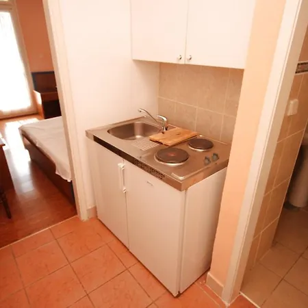 Studio Drasnice 3330j Daire Podgora (Split-Dalmatia)